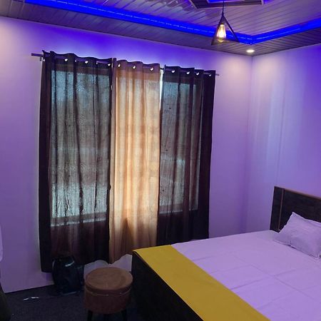 Privyrooms Горакпур Екстериор снимка