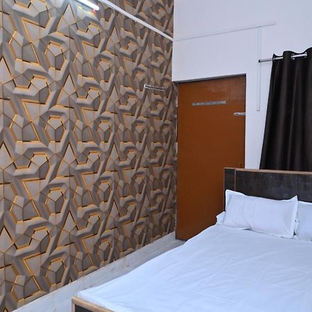Privyrooms Горакпур Екстериор снимка