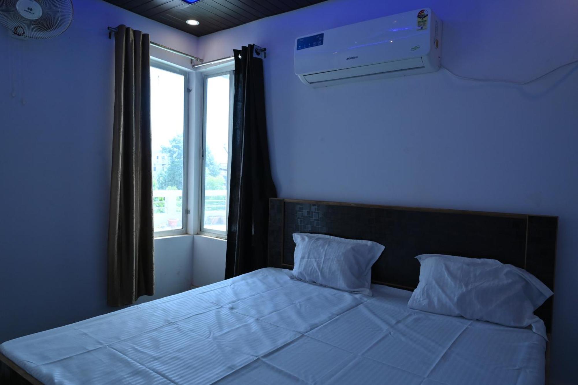 Privyrooms Горакпур Екстериор снимка