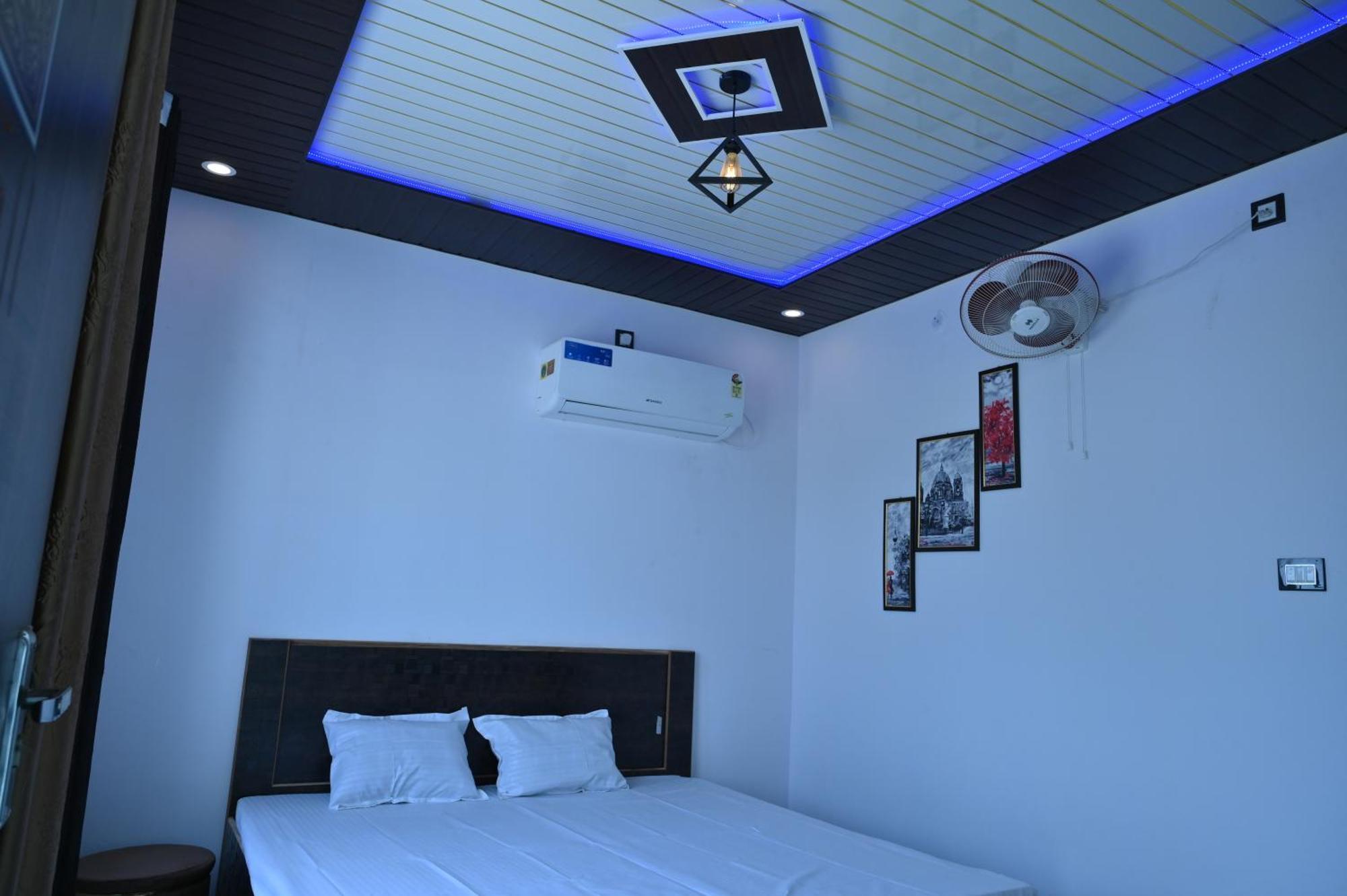 Privyrooms Горакпур Екстериор снимка