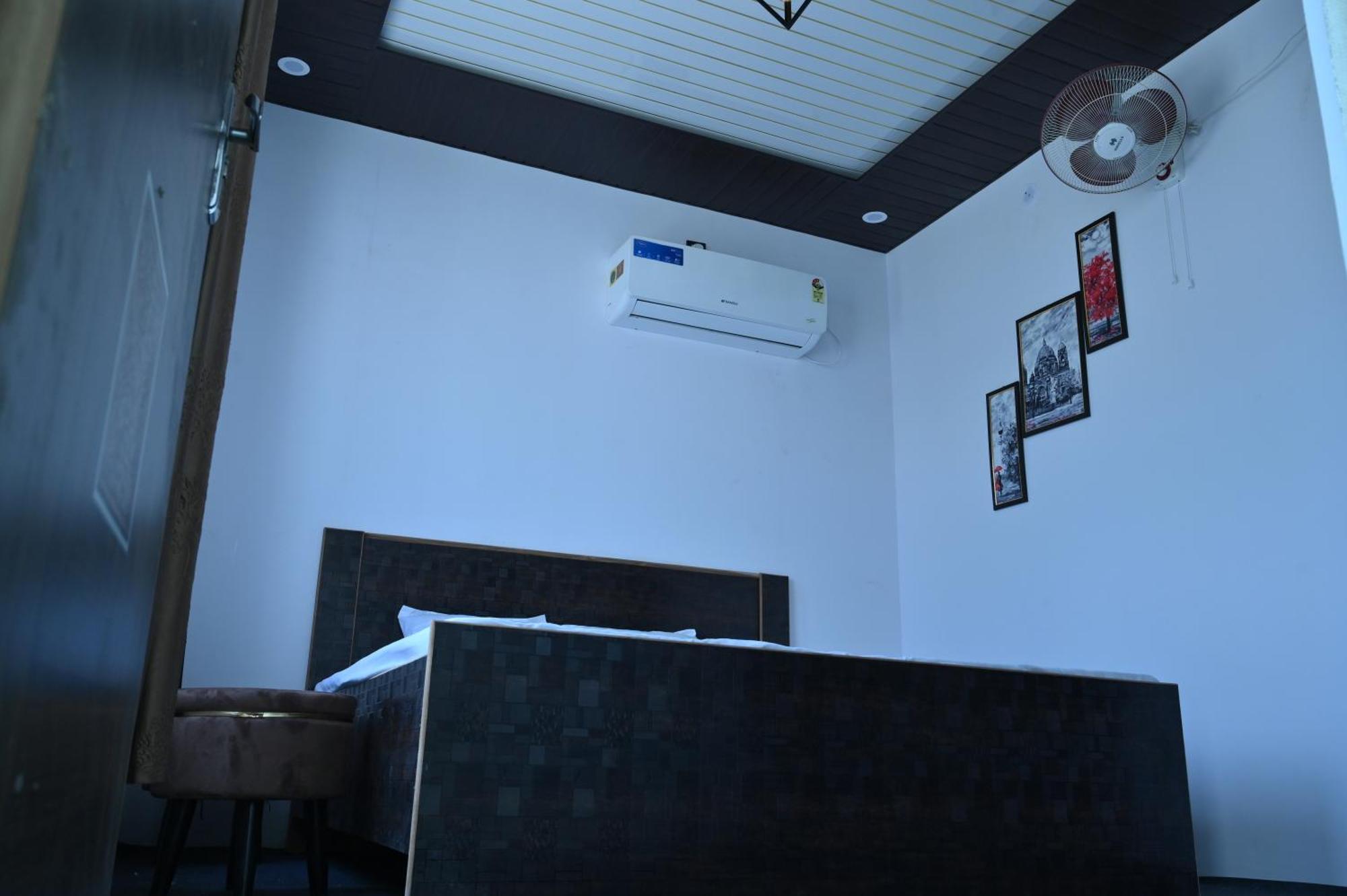 Privyrooms Горакпур Екстериор снимка