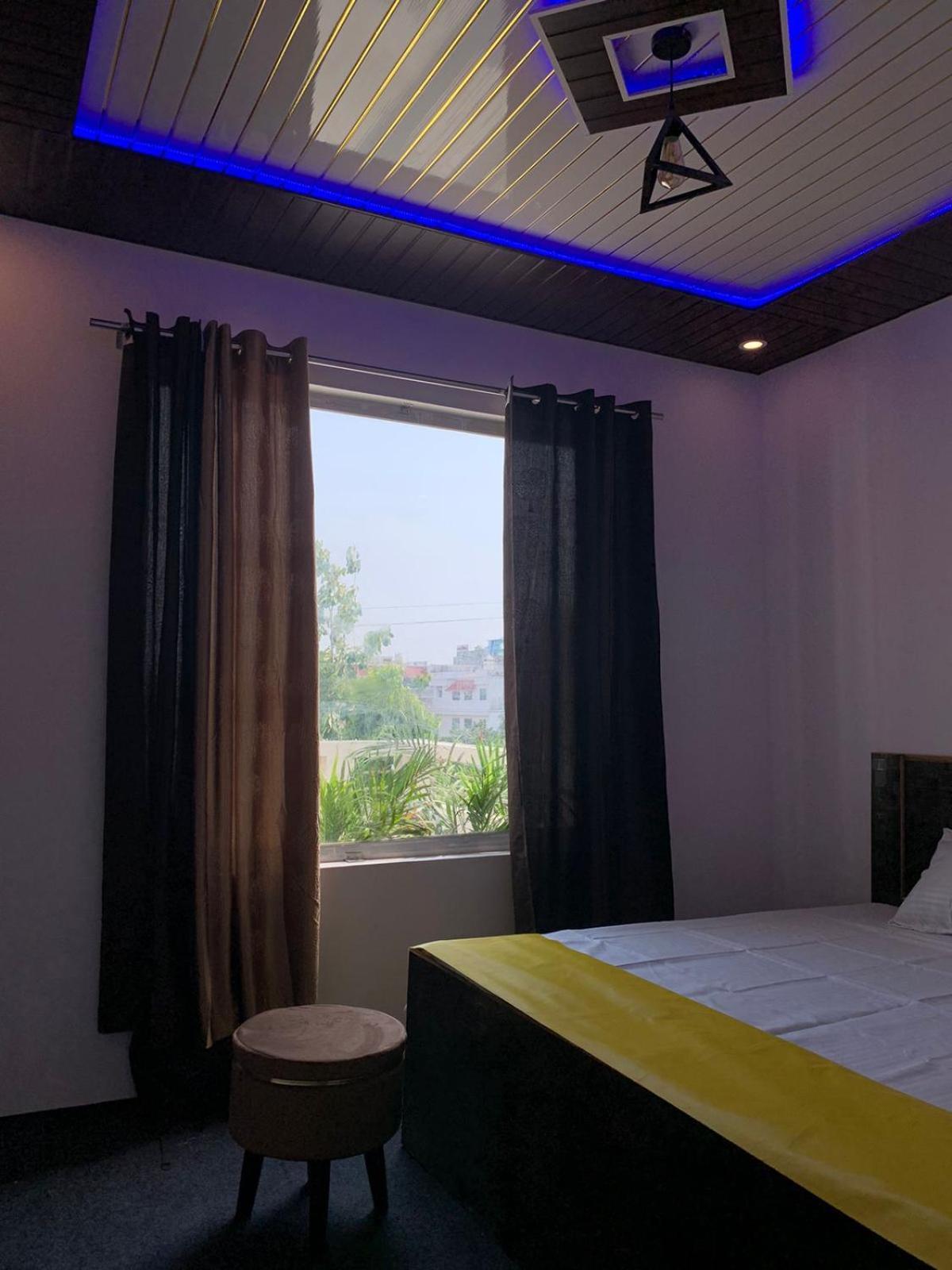 Privyrooms Горакпур Екстериор снимка