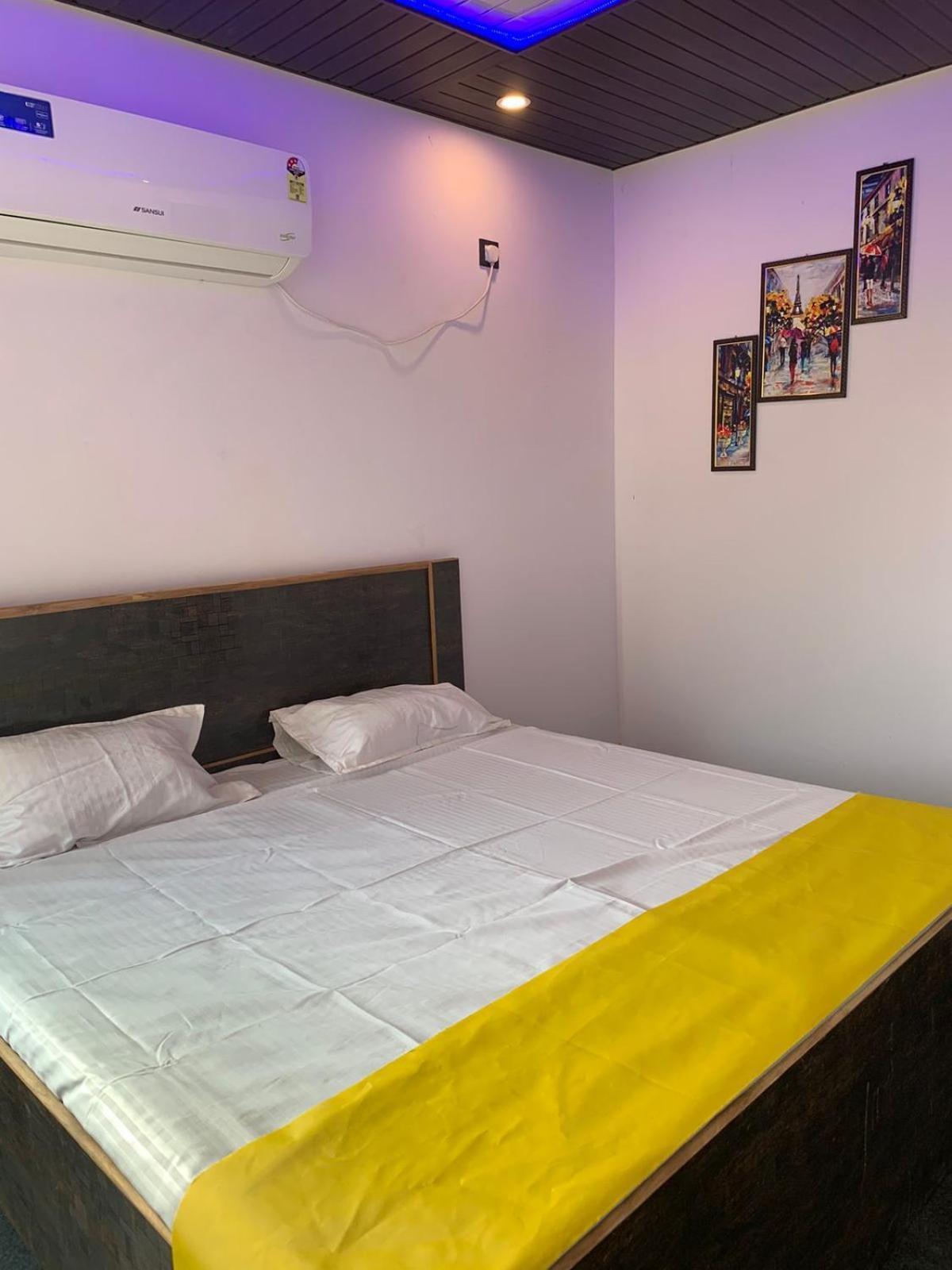 Privyrooms Горакпур Екстериор снимка