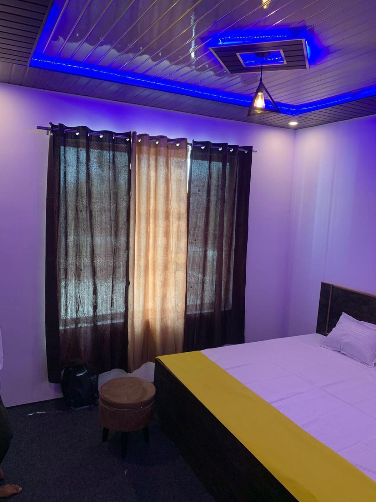 Privyrooms Горакпур Екстериор снимка