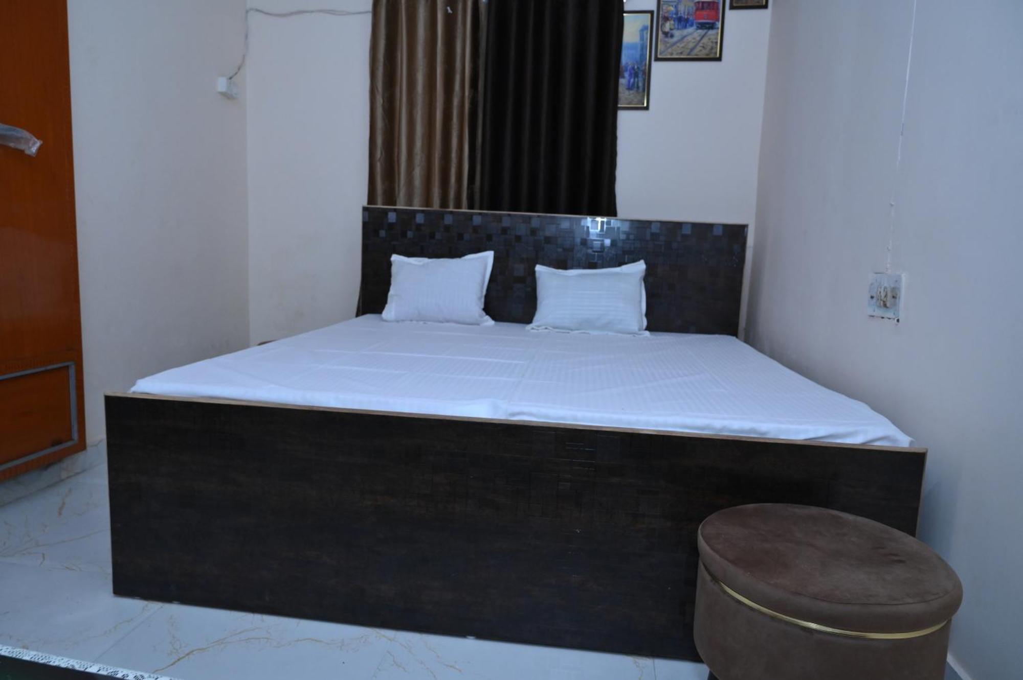 Privyrooms Горакпур Екстериор снимка
